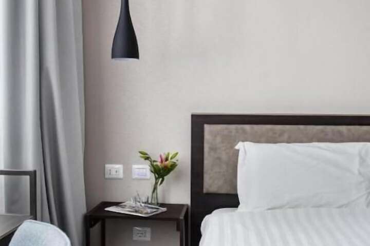 Room 13 of 62