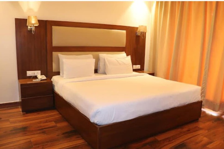 Room 5 of 6