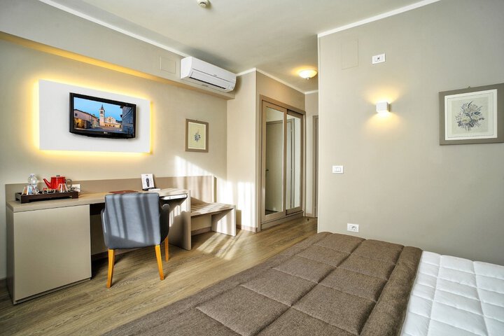 Room 47 of 124