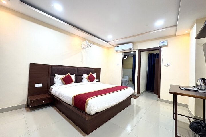 Room 5 of 14