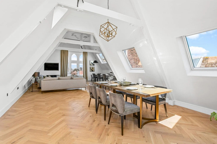 The Penthouse With 360 Private Terrace Views of the Cathedral and Exeter City