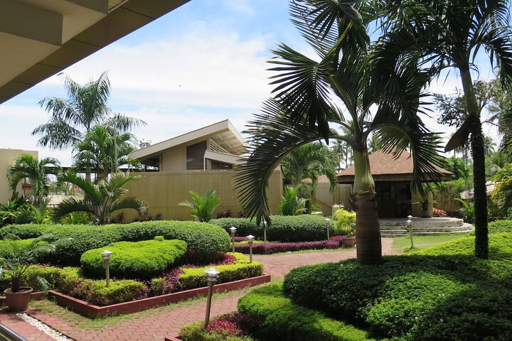 Hotel Exterior 56 of 62