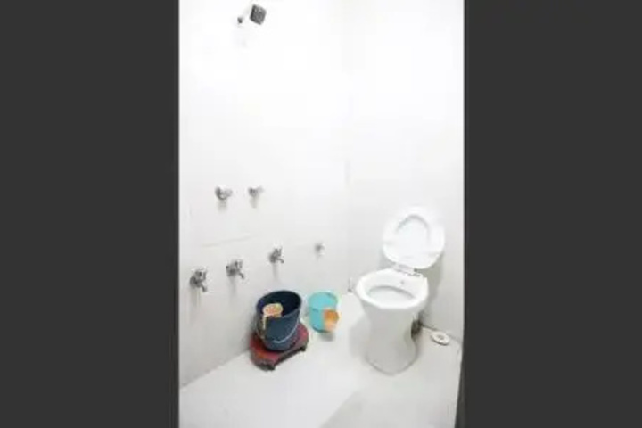 Room 6 of 7