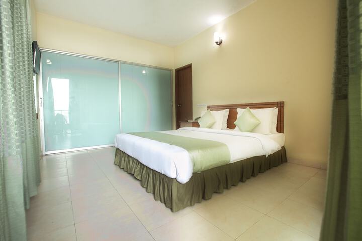 Room 9 of 24