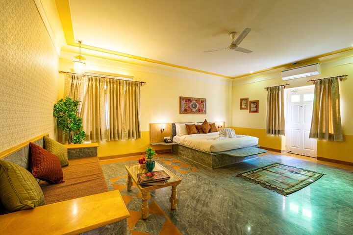Room 7 of 33
