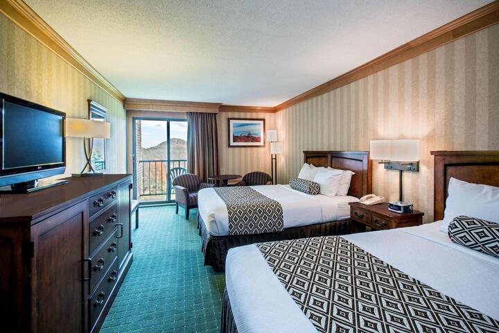Double Bed Lake View (1 of 12)