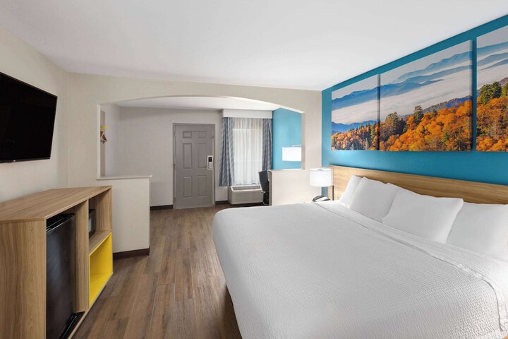 Room 7 of 34