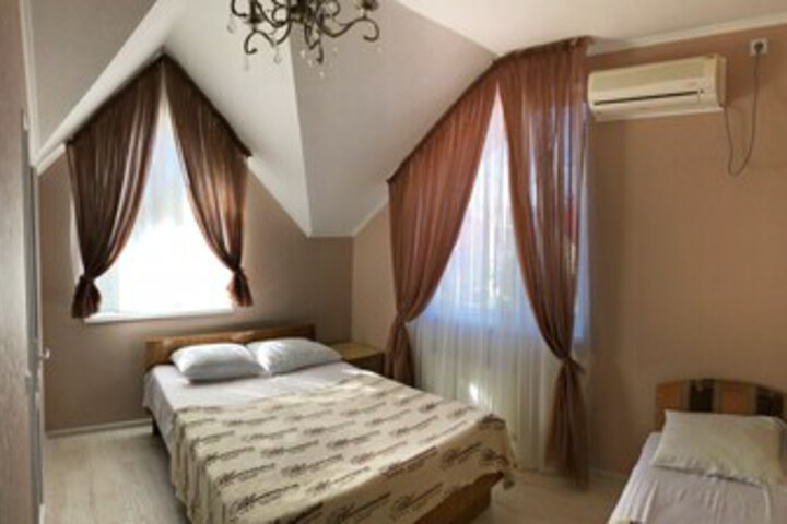 Room 21 of 35