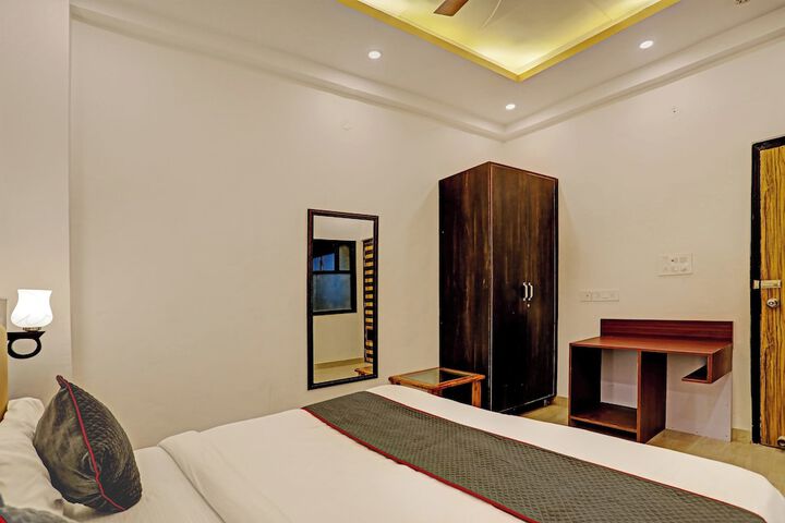 Room 2 of 29