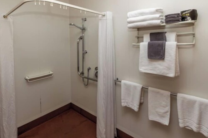 Room 68 of 93
