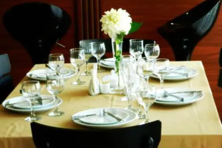 Dining 5 of 5
