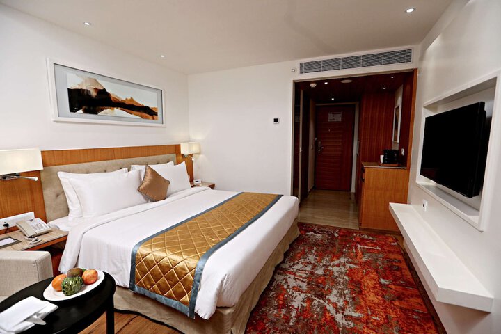 Room 17 of 74