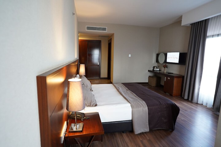 Room 8 of 23