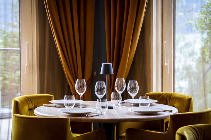 Dining 63 of 89