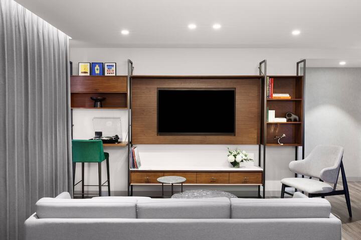 Room 37 of 110