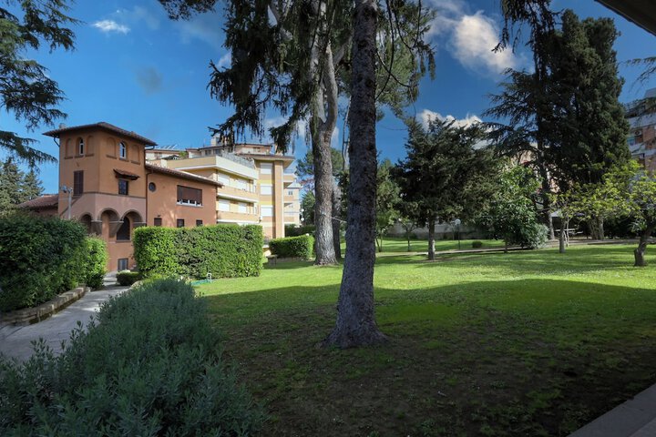 Hotel Exterior 66 of 75