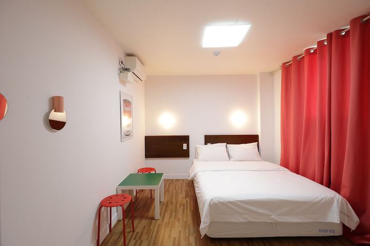 Room 29 of 81