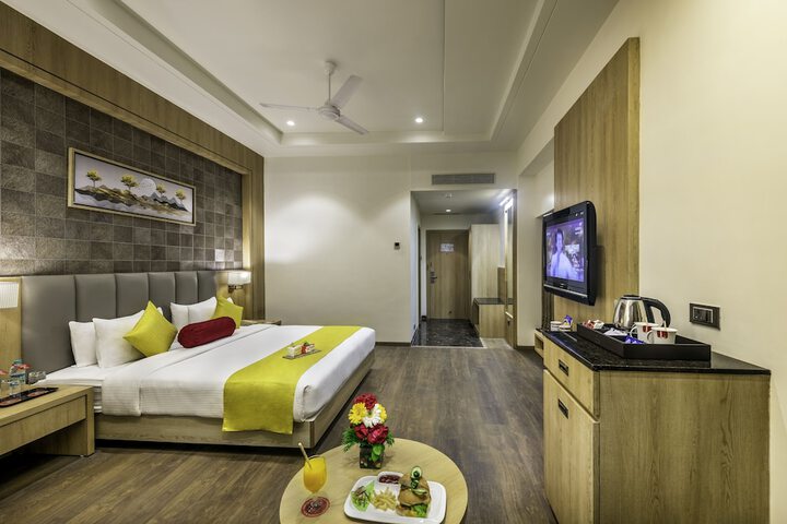 Room 14 of 36