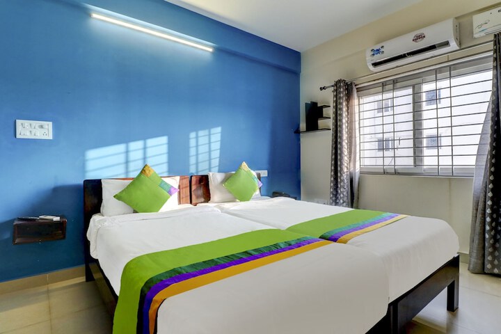 Room 8 of 35