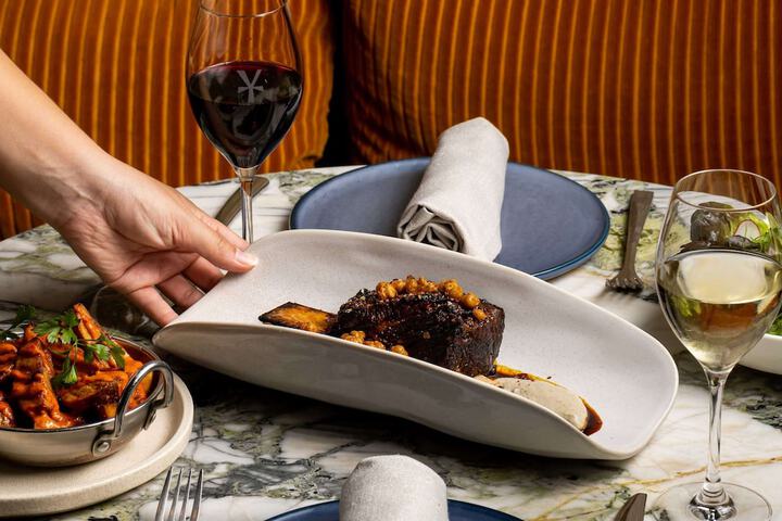Dining 34 of 72