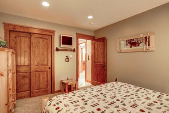 Room 7 of 24