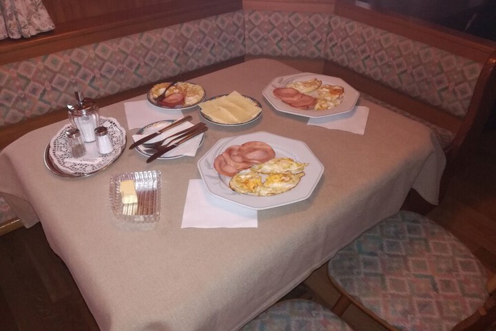 Breakfast/Coffee Service 19 of 62