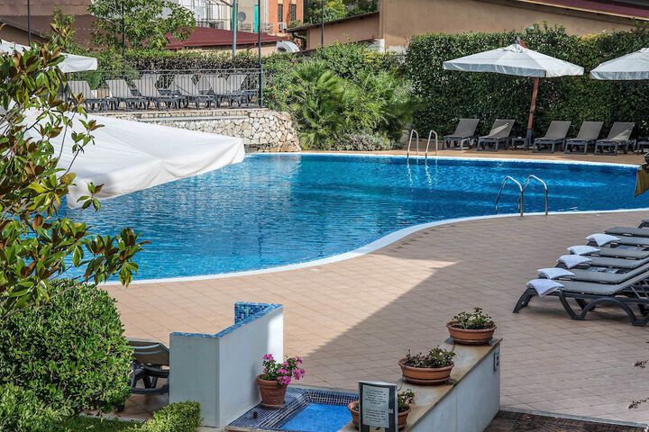 Pool 117 of 173