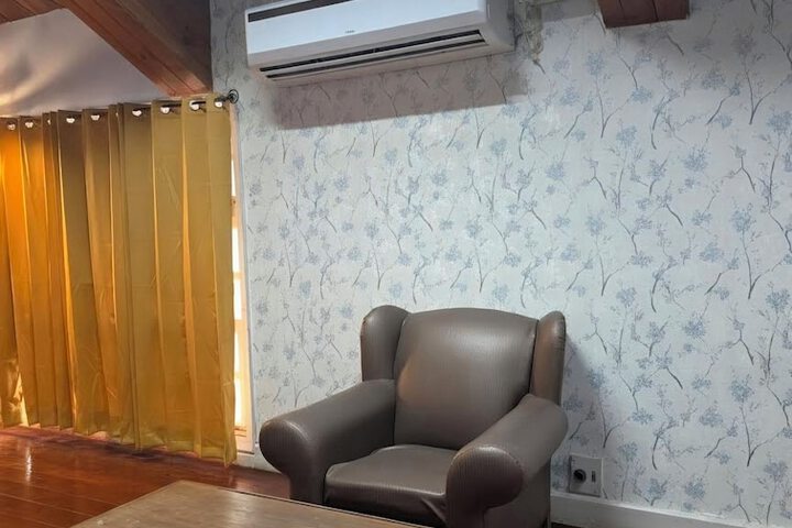 Room 8 of 181