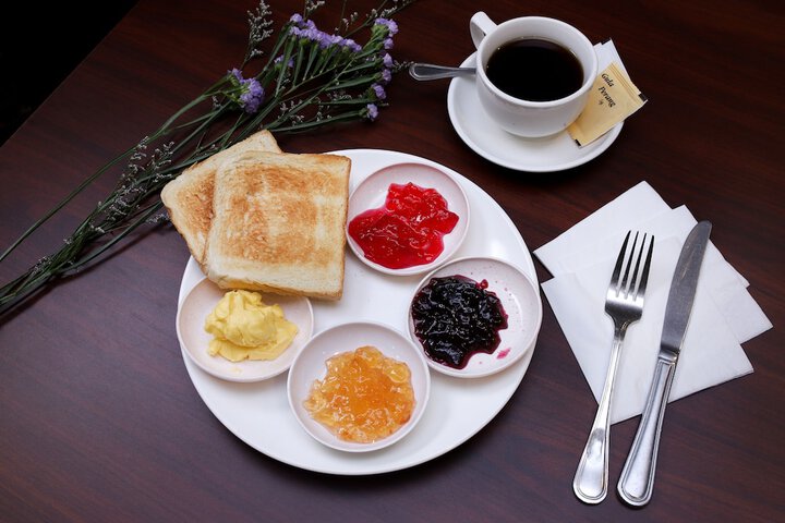 Breakfast/Coffee Service 26 of 33