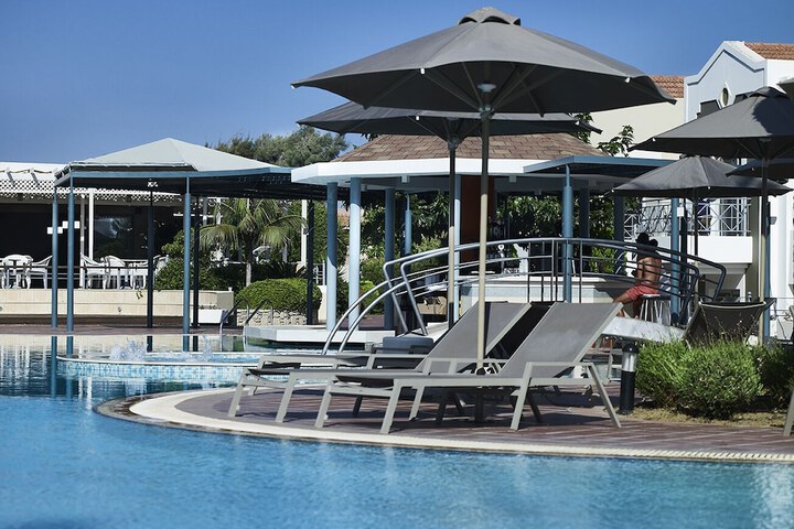 Pool 73 of 185