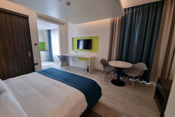 Room 18 of 65