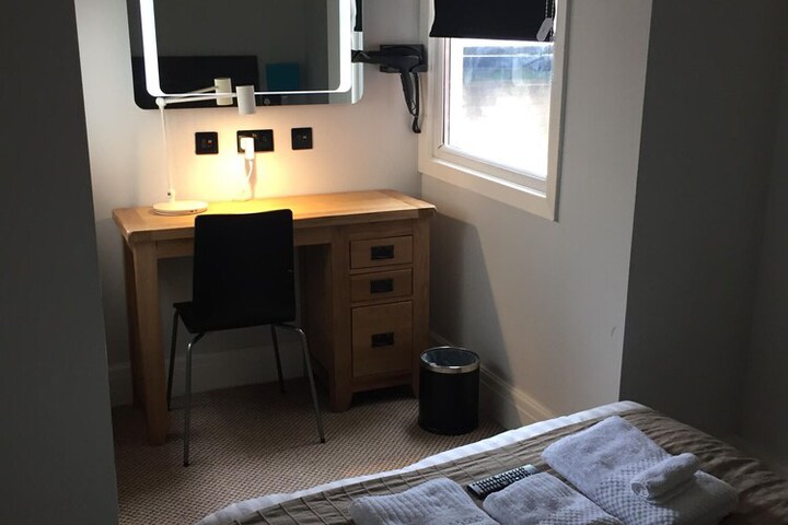 Room 6 of 62