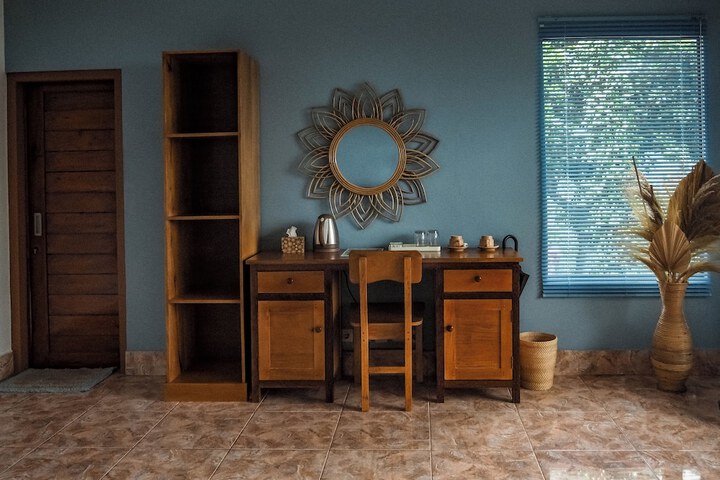 Room 6 of 35