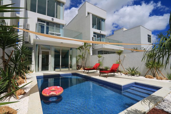 Pool 53 of 93