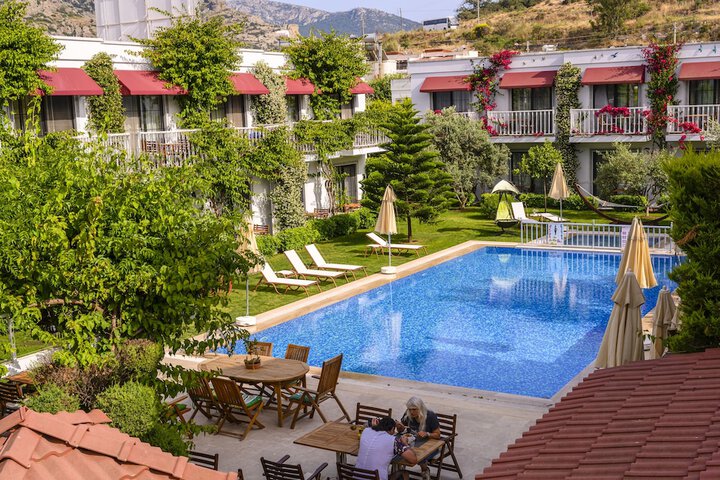 Hotel Pool