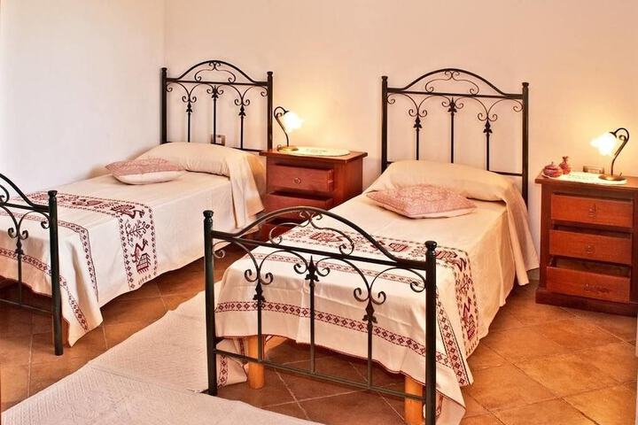 Room 5 of 24