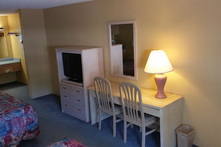 Room 21 of 46