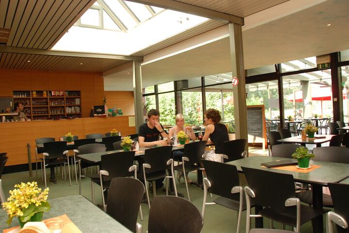Dining 22 of 44