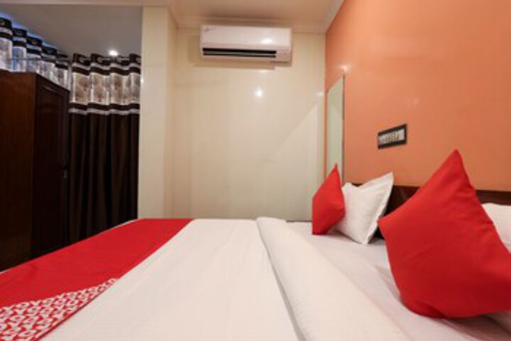 Room 11 of 20