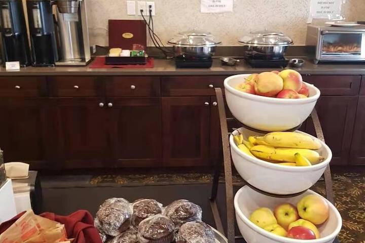 Breakfast/Coffee Service 30 of 37