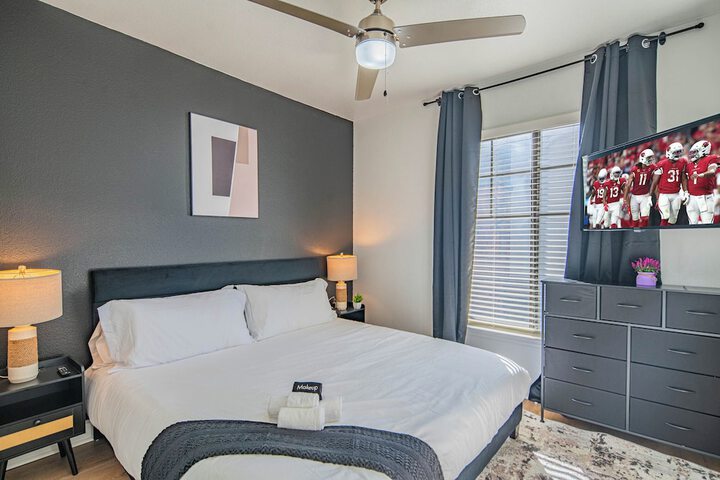 Room 45 of 193