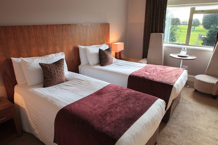 Room 4 of 80