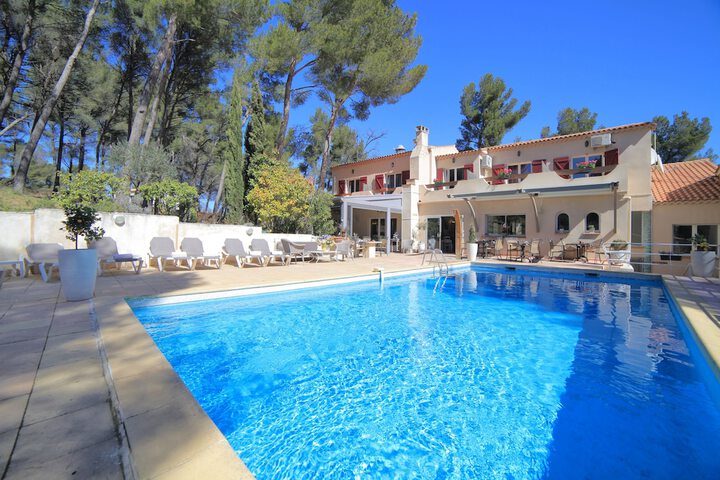 Hotel Pool