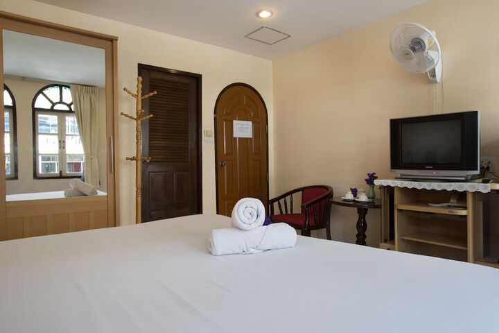 Room 15 of 61