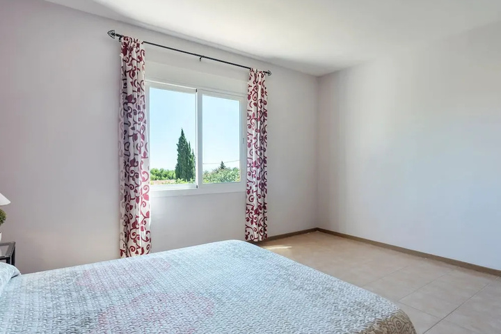 Room 4 of 23