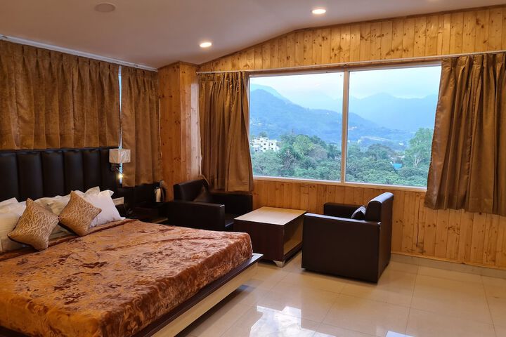 Room 26 of 122