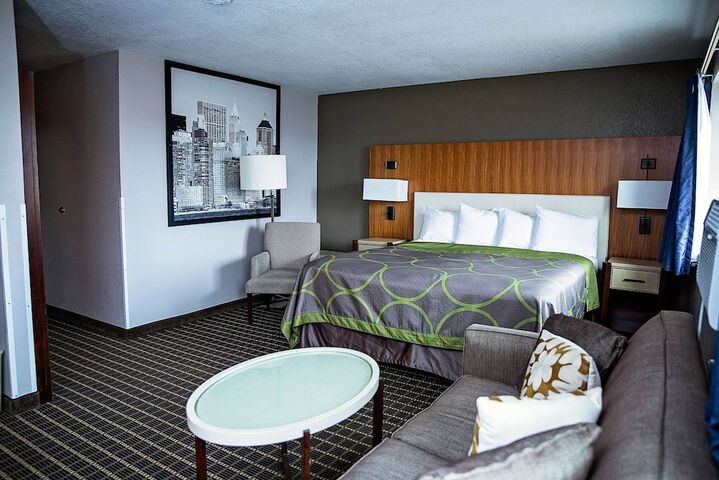 Room 21 of 36