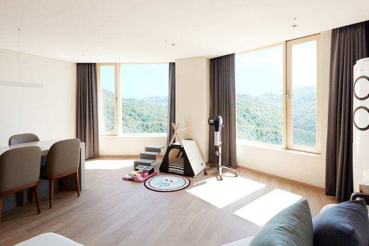 Room 10 of 120