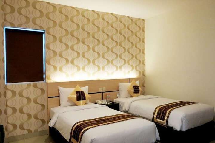 Room 9 of 31