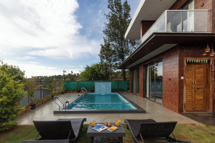 Pool 19 of 29